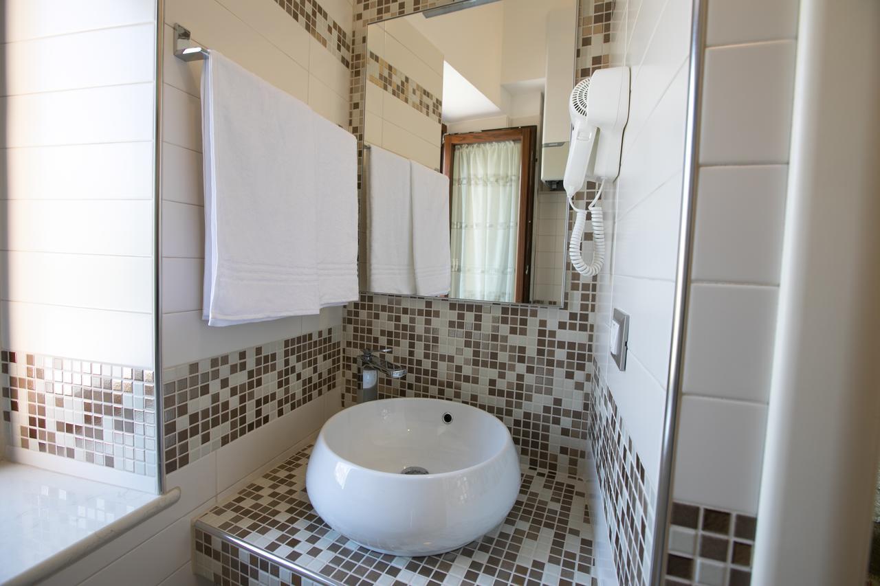 Camera Matrimoniale/Doppia con Letti Singoli con Bagno Privato