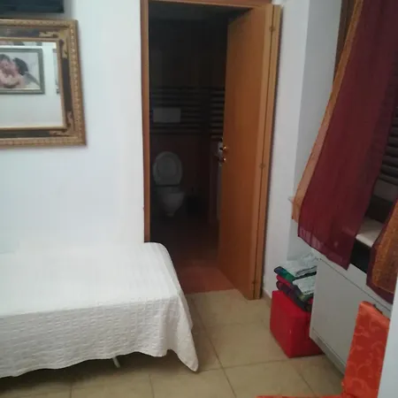 Villa Linda Bed And Breakfast-3